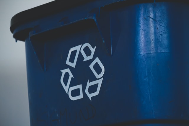 5 Reasons to Clean Your Trash Bins Regularly
